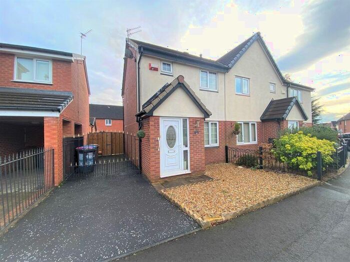 2 Bedroom Semi-Detached House To Rent In Wayfarers Way, Manchester, M27
