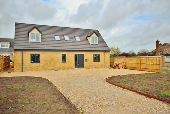 4 Bedroom Detached House For Sale In Brize Norton Road, Minster Lovell, OX29