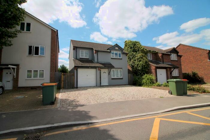 5 Bedroom Detached House To Rent In Jade Close, London, E16