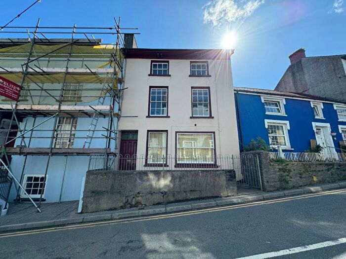 2 Bedroom Town House For Sale In Bridge Street, Newcastle Emlyn, SA38