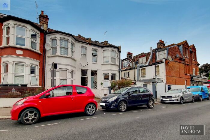 3 Bedroom Flat To Rent In Falkland Road, London, N8