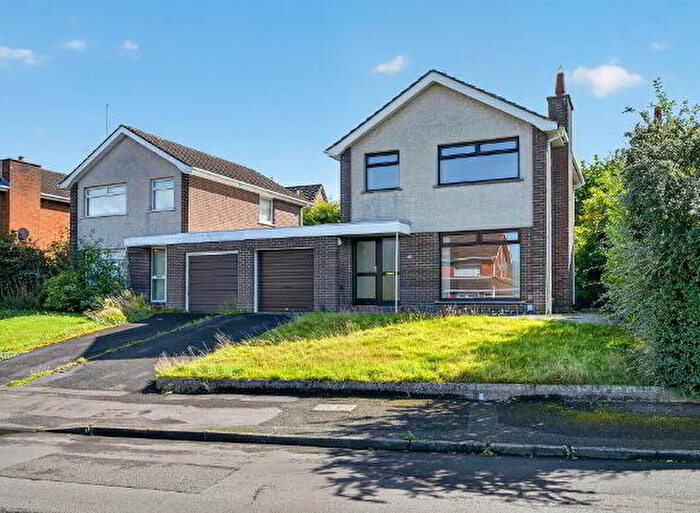 3 Bedroom Link-Detached House To Rent In Trossachs Drive, Belfast, BT10