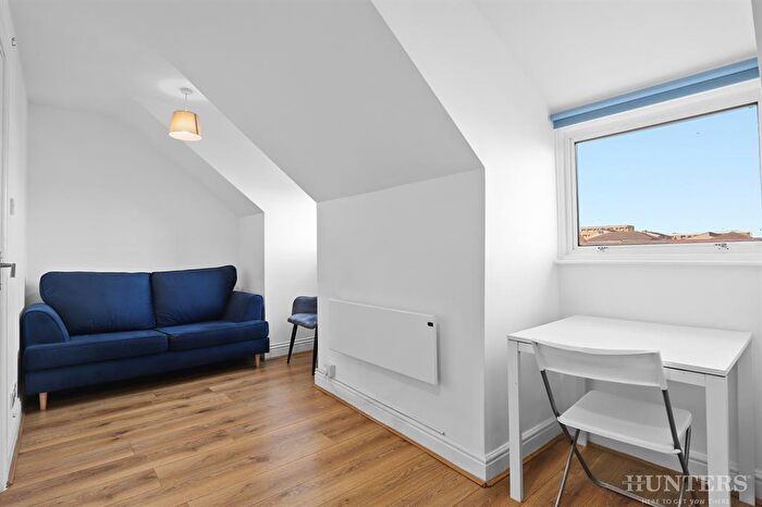 2 Bedroom Flat To Rent In Tynemouth Road, London, N15
