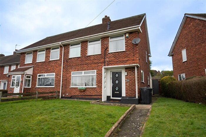 3 Bedroom Semi-Detached House For Sale In Garretts Green Lane, Birmingham, B33