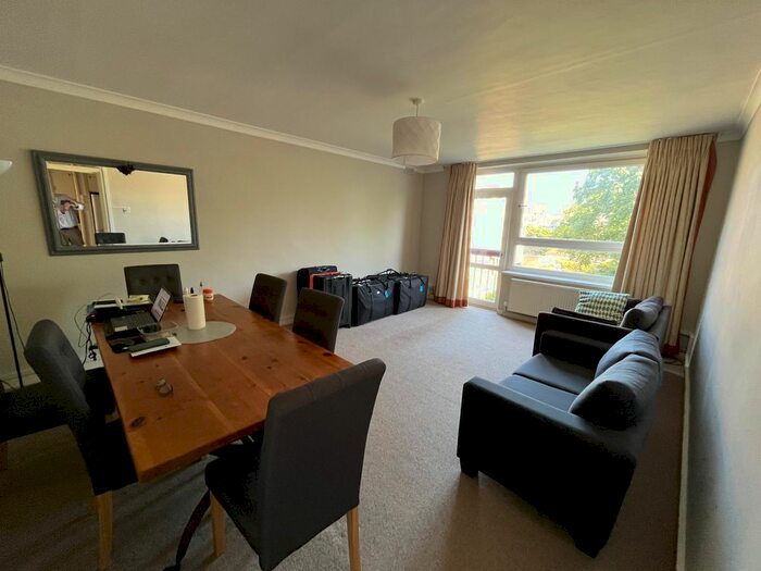 2 Bedroom Flat To Rent In Kersfield Road, Putney, London, SW15