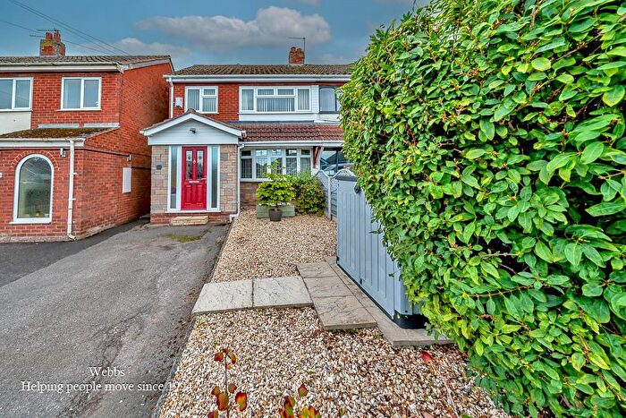 3 Bedroom Semi-Detached House For Sale In Sunbeam Drive, Walsall, WS6