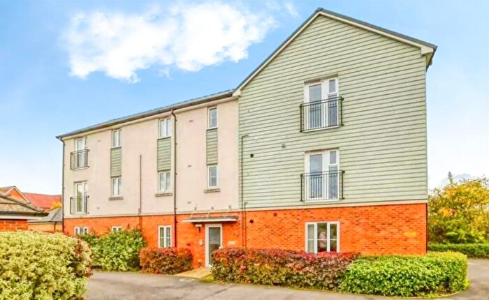 2 Bedroom Flat For Sale In Quicksilver Crescent, Andover, SP11