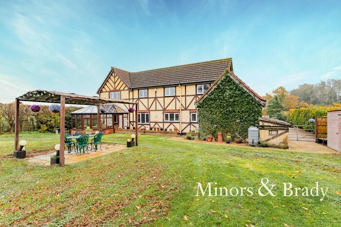 4 Bedroom Detached House For Sale In Attleborough Road, Great Ellingham, Attleborough, NR17