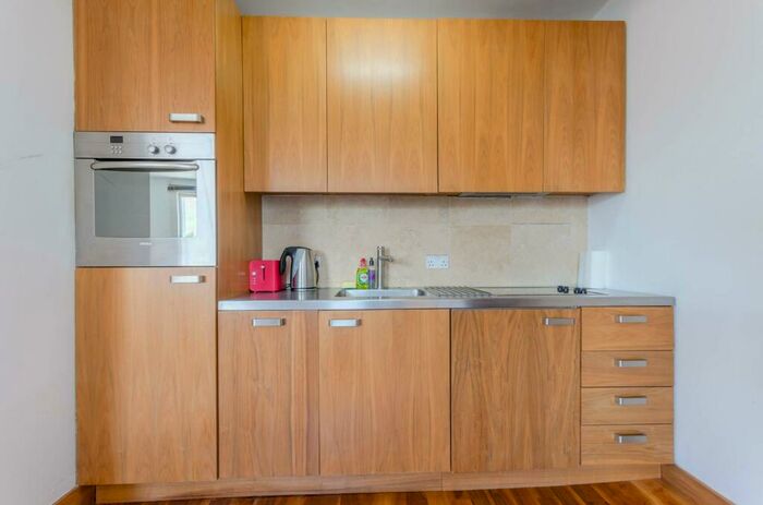 1 Bedroom Flat To Rent In Packington Street, Angel, London, N1