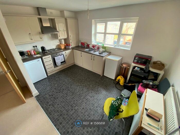2 Bedroom Flat To Rent In Tai Maes, Mold, CH7