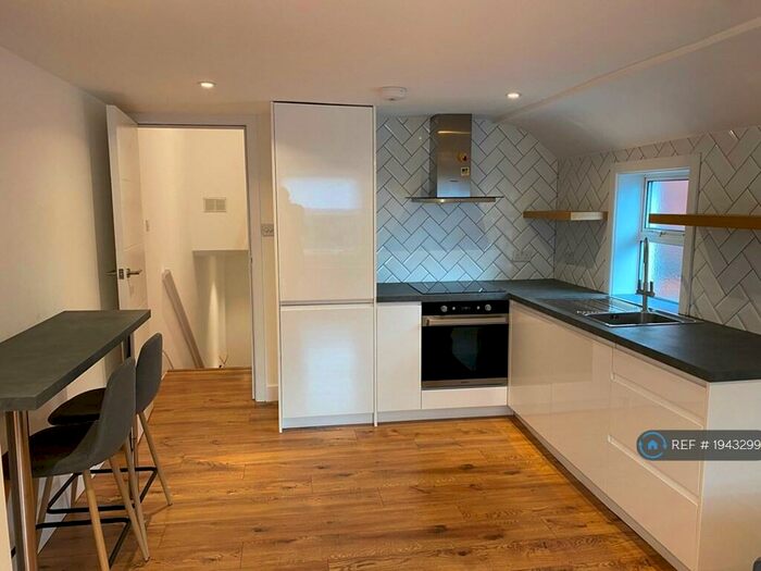 2 Bedroom Flat To Rent In Harlesden Gardens, London, NW10