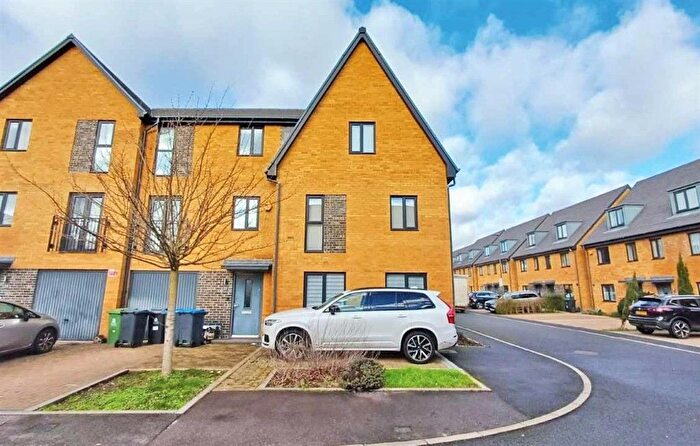 4 Bedroom Town House For Sale In Tala Close, Surbiton, Kingston-Upon-Thames, KT6