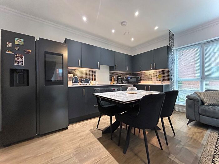 2 Bedroom Flat To Rent In Thimble Crescent, Hackbridge, SM6