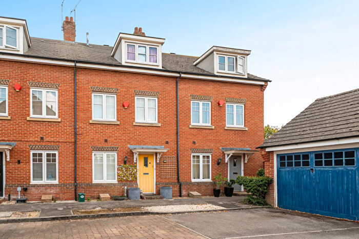 4 Bedroom Terraced House For Sale In Sovereign Place, Wallingford, OX10