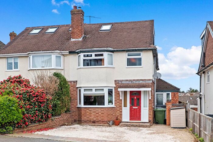 4 Bedroom Semi Detached House For Sale In Leslie Avenue, Worcester., WR3