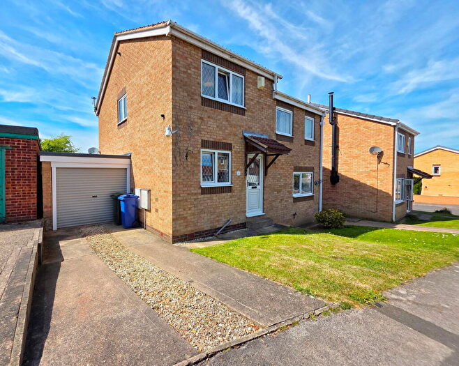 2 Bedroom Semi-Detached House For Sale In Buckingham Way, Royston, Barnsley, S71