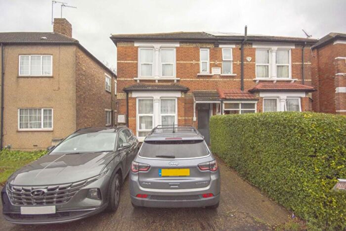 Studio To Rent In First Avenue, Hendon, NW4