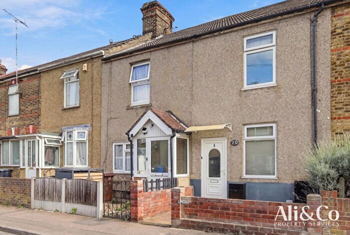3 Bedroom Terraced House For Sale In Richmond Road, Grays, RM17