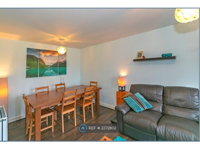4 Bedroom Semi-Detached House To Rent In Warwick Avenue, Broughton, Milton Keynes, MK10