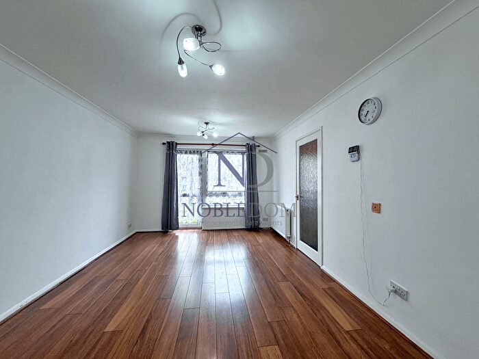 1 Bedroom Flat To Rent In Hatton Grove, UB7