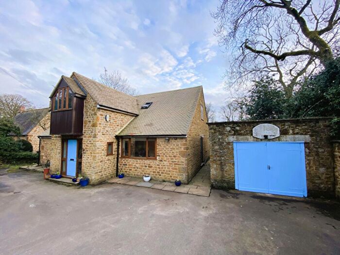 4 Bedroom Detached House For Sale In Brewery Lane, Hook Norton, OX15