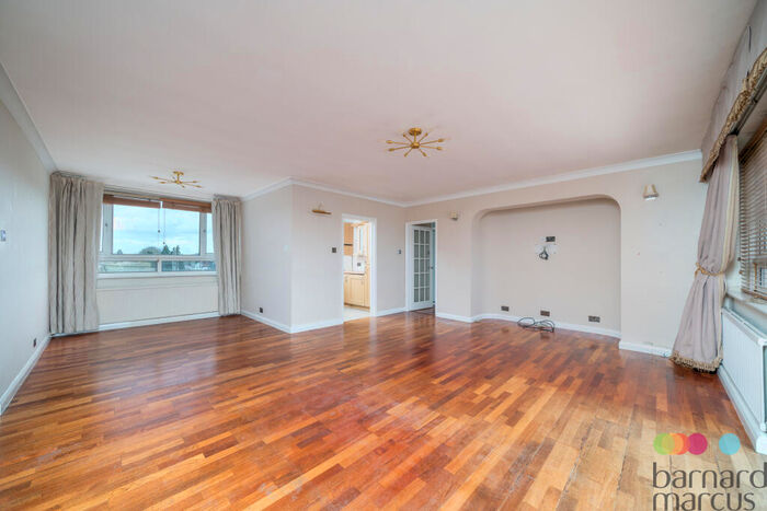 2 Bedroom Apartment To Rent In Regents Park Road, London, N3