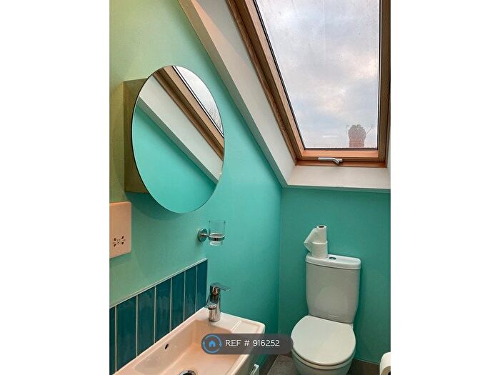 3 Bedroom Terraced House To Rent In Clarendon Park Road, Leicester, LE2