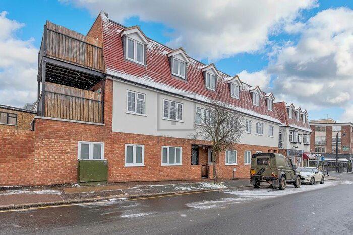 1 Bedroom Flat To Rent In Ollards Grove, Essex, IG10