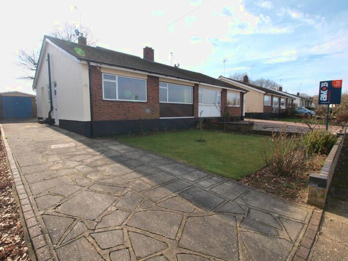 3 Bedroom Semi-Detached Bungalow To Rent In Springfield, Hadleigh, Benfleet SS7