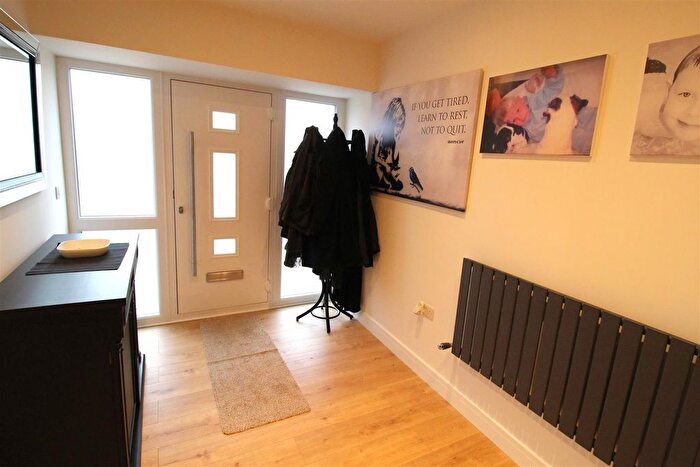 4 Bedroom Detached House For Sale In Beaufort Way, Ewell, Epsom, KT17