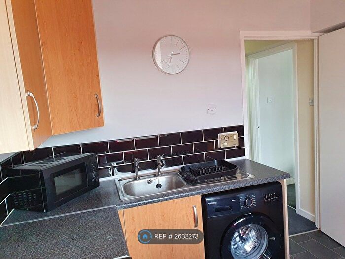 1 Bedroom Flat To Rent In Hutcheon Court, Aberdeen, AB25