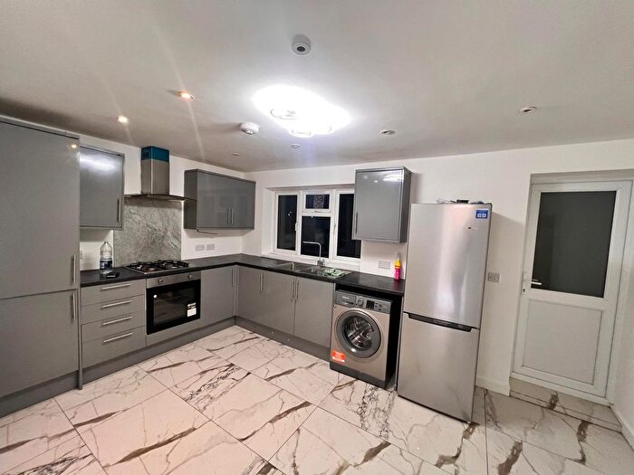 5 Bedroom End Terrace House To Rent In Turpin Road, TW14