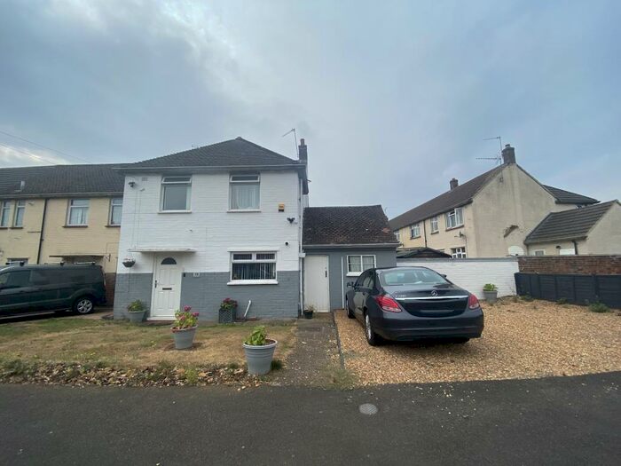 3 Bedroom House To Rent In Heather Road, Kettering, NN16