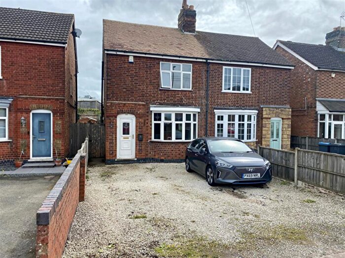 2 Bedroom Semi-Detached House For Sale In Ashby Road, Hinckley, LE10
