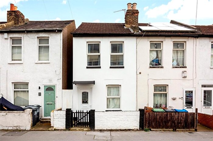 2 Bedroom End Of Terrace House For Sale In Zion Road, Thornton Heath, CR7