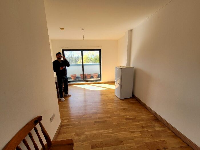 1 Bedroom Flat To Rent In 55 Perry Hill, London SE6