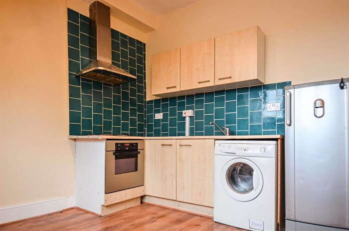 1 Bedroom Apartment To Rent In Poplar Road, Kings Heath, Birmingham, West Midlands, B14