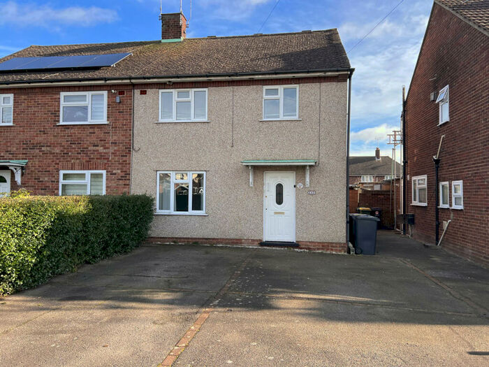 2 Bedroom Flat To Rent In Rochford Garden Way, Rochford, SS4