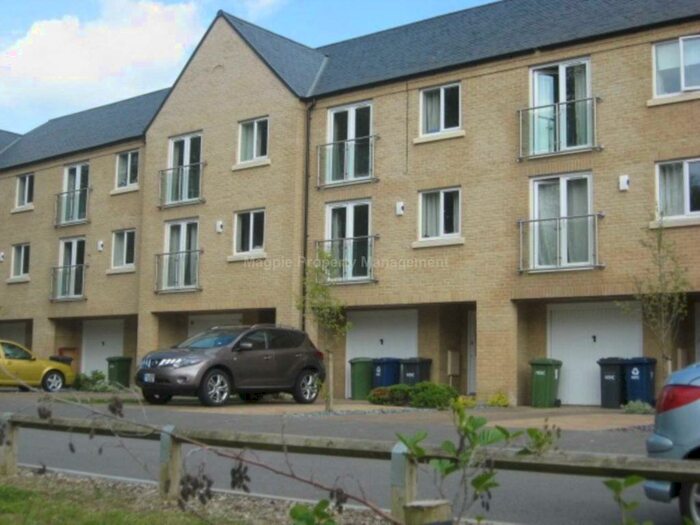 5 Bedroom Town House To Rent In Little Paxton, PE19