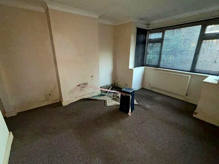 1 Bedroom Flat For Sale In Frimley Road, Camberley, Surrey, GU15