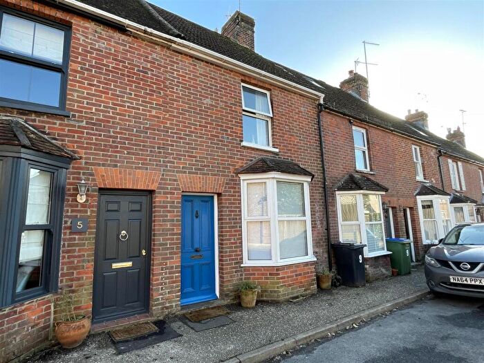 2 Bedroom Terraced House To Rent In Woodview, Arundel, BN18