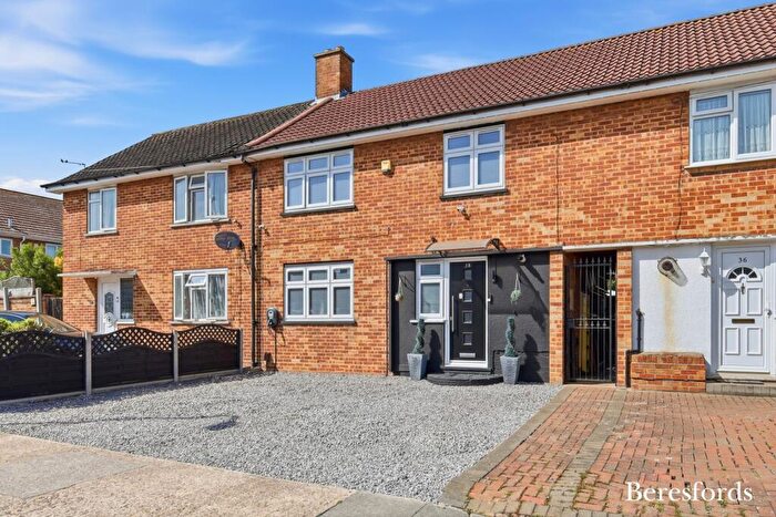 3 Bedroom Terraced House For Sale In Bell Avenue, Romford, RM3