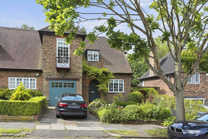 4 Bedroom Terraced House To Rent In Brim Hill, Hampstead Garden Suburb, N2