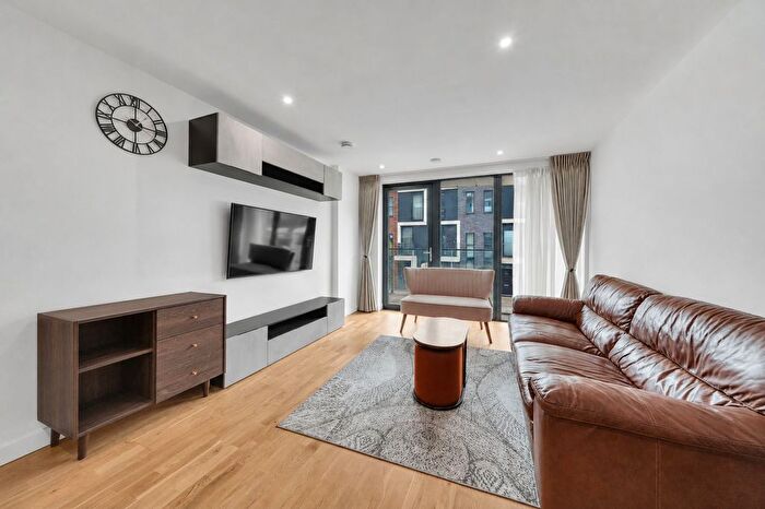 2 Bedroom Property To Rent In Hawthorne Crescent, London, SE10