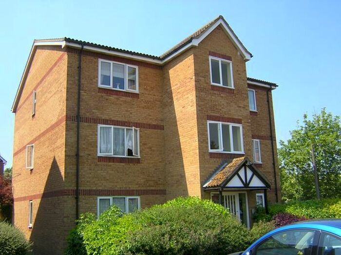 1 Bedroom Flat To Rent In Bridgewater Court, Langley, SL3