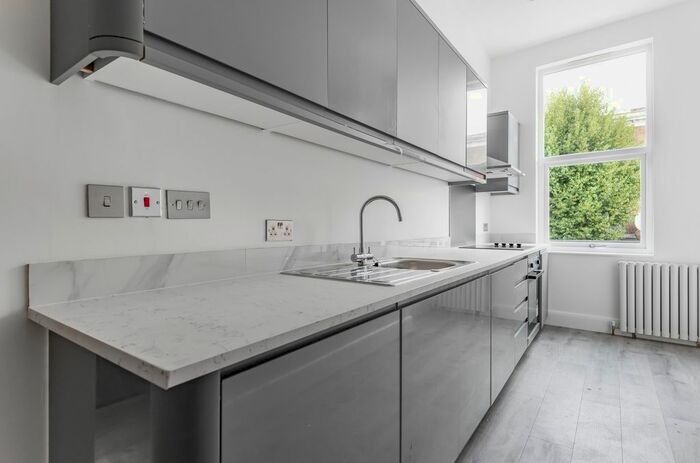 1 Bedroom Flat To Rent In Uxbridge Road, London, W12