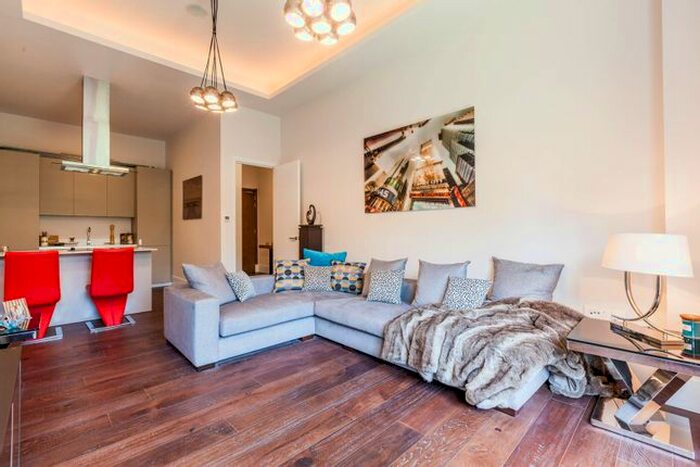 2 Bedroom Flat To Rent In Manhattan Building, Hanger Hill, London, W5