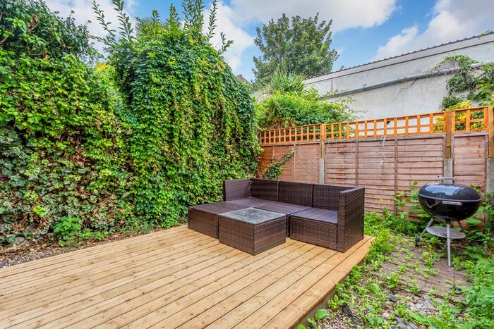 1 Bedroom Flat To Rent In Voltaire Road, London, SW4