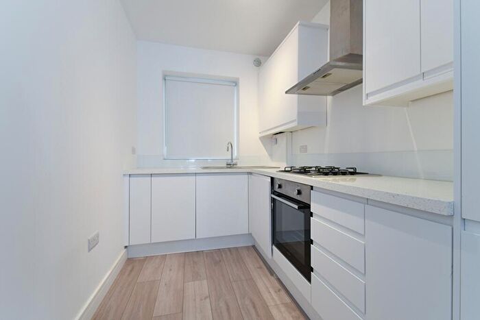 1 Bedroom Flat To Rent In Loveridge Mews, Kilburn, NW6