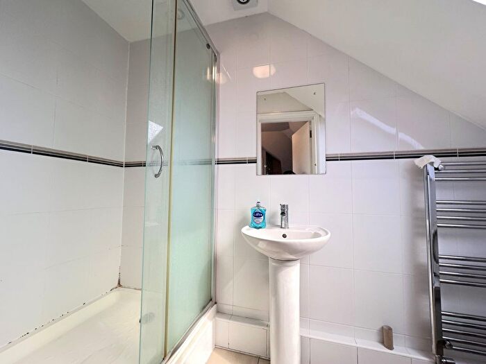 7 Bedroom Semi-Detached House To Rent In Ripstone Gardens, Southampton, SO17